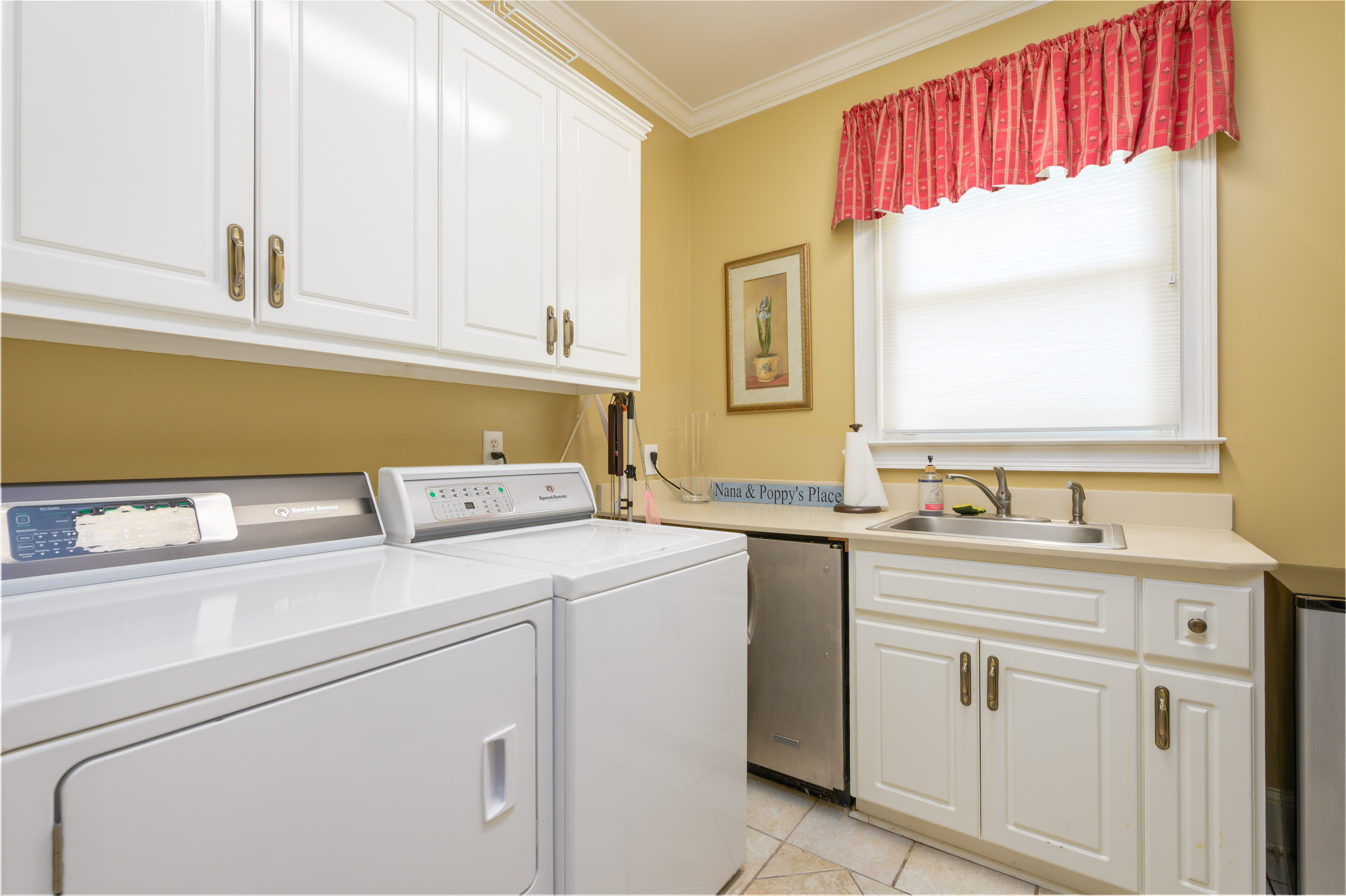 1811 Snug Harbor Drive image 18